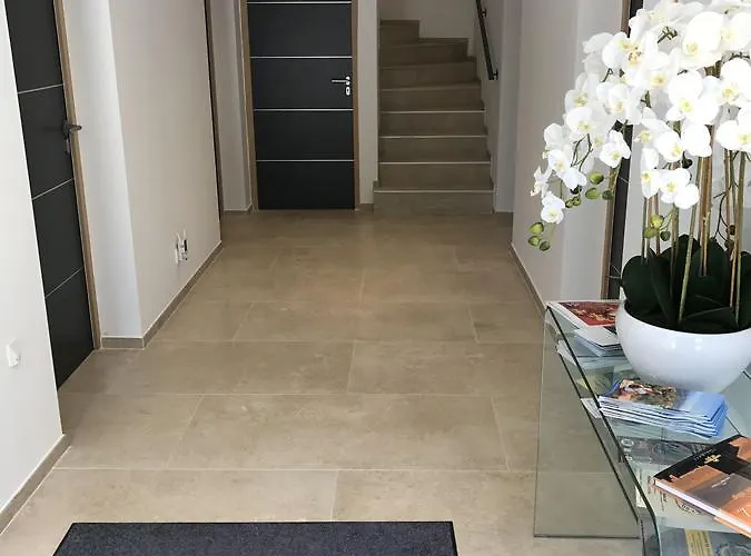 Windward 4* Saint Tropez